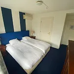 Bridges House - Centre 3*