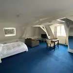 Bridges House - Centre Hotel 3*