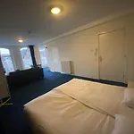 Bridges House - Centre