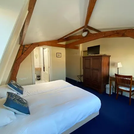 Hotel Bridges House