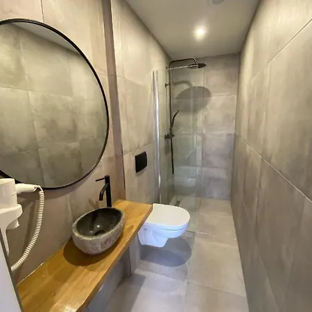 Bridges House - Centre 3* 代夫特