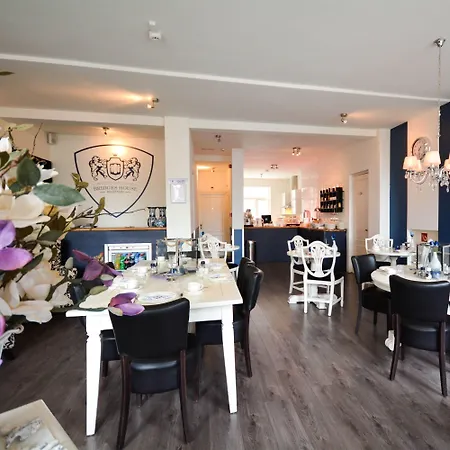 Bridges House - Centre 3*