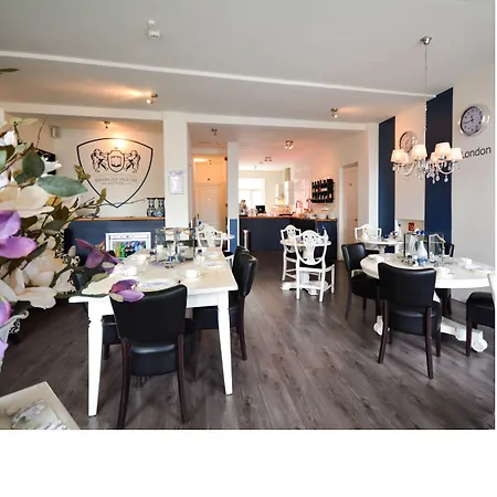 Bridges House - Centre 3*