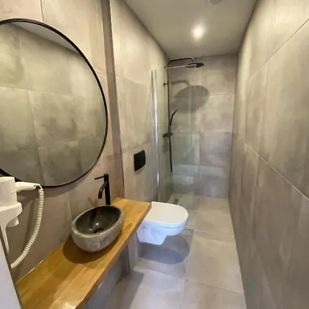 Bridges House - Centre