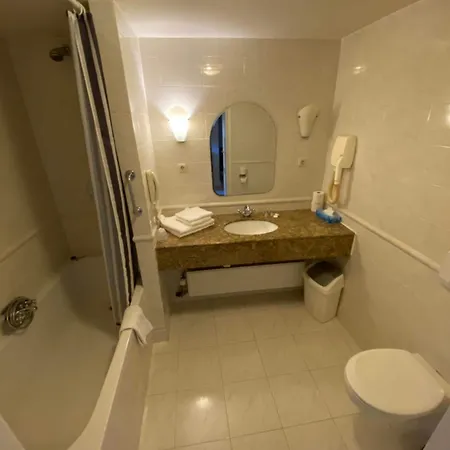 Bridges House - Centre Hotel