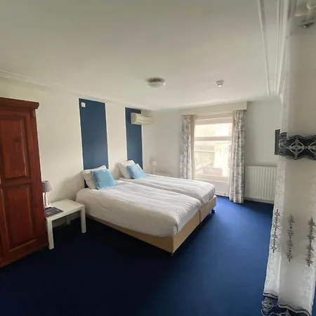 Bridges House - Centre 3*