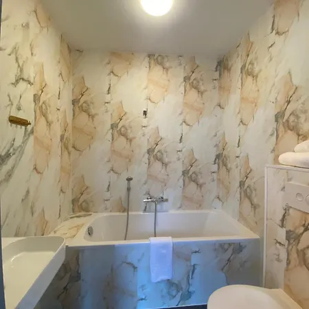 Bridges House - Centre Hotel 3*