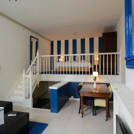 Bridges House Hotel 3*