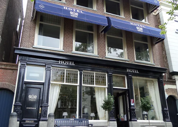 Bridges House - Centre 3*