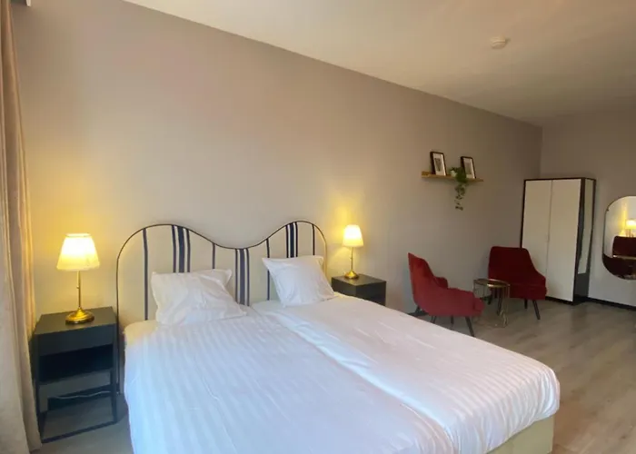 Bridges House - Centre Hotel