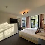 Bridges House - Centre