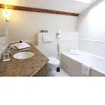 Bridges House - Centre Hotel