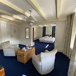 Bridges House - Centre Hotel