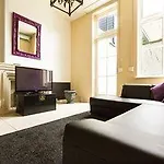 Bridges House - Centre