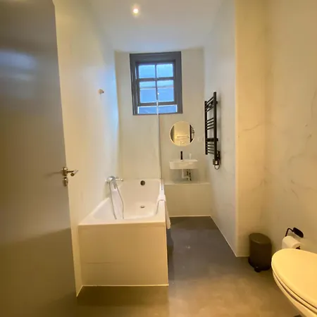 Bridges House - Centre Hotel