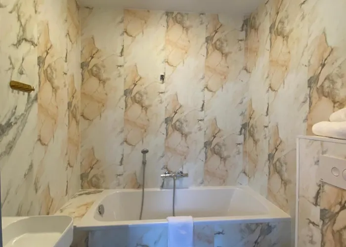 Bridges House - Centre Hotel 3*